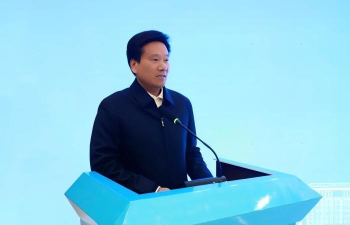 学校举行2026年校友迎新年会暨校地全面合作签约仪式